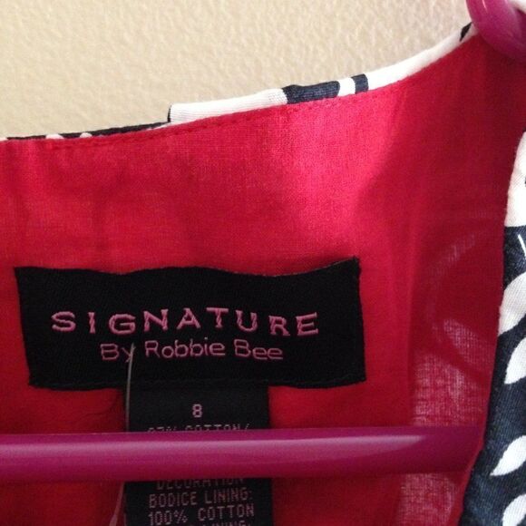 Signature by Robbie Bee Black Floral Dress Size 8 - Picture 4 of 5